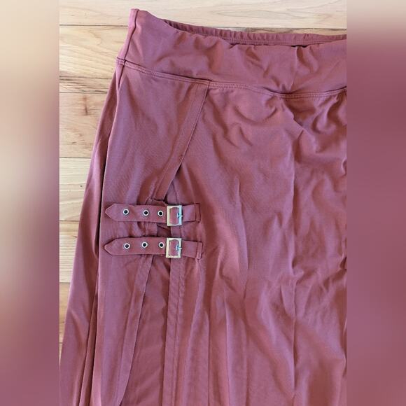 NWT Halara Buckle Skirt Size Medium - Picture 3 of 5